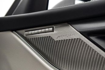 Jaguar F-PACE 5.0 P550 V8 SVR Quickshift AWD Euro 6 (s/s) 5dr