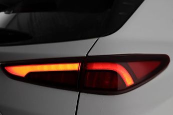 Hyundai KONA 64kWh Premium Auto 5dr (10.5kW Charger)
