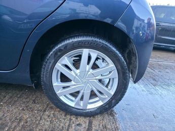 Toyota AYGO 1.0 VVT-i x-pression x-wave x-shift Euro 5 5dr Euro 5