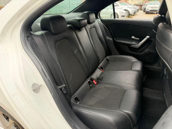 Mercedes-Benz A Class 1.5 A180d Sport 7G-DCT Euro 6 (s/s) 4dr