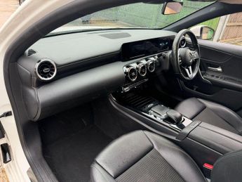 Mercedes-Benz A Class 1.5 A180d Sport 7G-DCT Euro 6 (s/s) 4dr