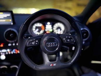 Audi S3 2.0 TFSI Black Edition Sportback S Tronic quattro Euro 6 (s/s) 5