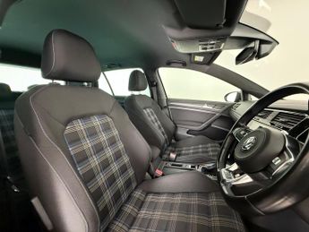 Volkswagen Golf 1.4 TSI 8.7kWh GTE Advance DSG Euro 6 (s/s) 5dr