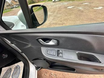 Renault Clio 0.9 TCe Dynamique Nav Euro 6 (s/s) 5dr