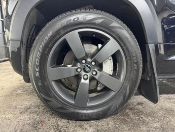 Land Rover Defender 110 3.0 D300 MHEV X-Dynamic HSE Auto 4WD Euro 6 (s/s) 5dr