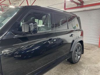 Land Rover Defender 110 3.0 D300 MHEV X-Dynamic HSE Auto 4WD Euro 6 (s/s) 5dr