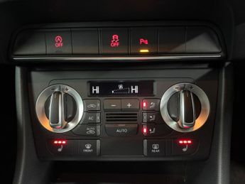 Audi Q3 2.0 TDI SE S Tronic quattro Euro 5 (s/s) 5dr