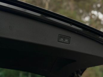 Volkswagen Tiguan 2.0 TDI R-Line DSG Euro 6 (s/s) 5dr