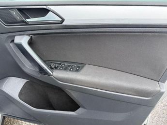 Volkswagen Tiguan 1.4 TSI SE Navigation DSG 4Motion Euro 6 (s/s) 5dr