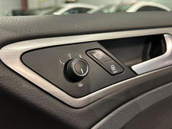 Volkswagen Golf 1.6 TDI BlueMotion Tech SE DSG Euro 5 (s/s) 5dr