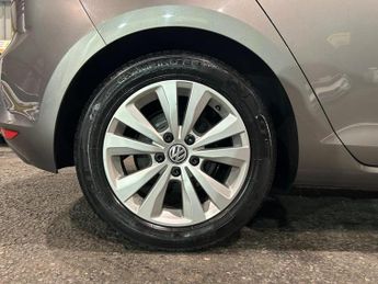 Volkswagen Golf 1.6 TDI BlueMotion Tech SE DSG Euro 5 (s/s) 5dr