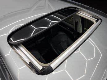 Subaru Outback 2.5i SE Lineartronic 4WD Euro 5 5dr (SNavPlus)