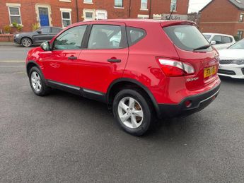 Nissan Qashqai 1.6 Visia SUV 5dr Petrol Manual 2WD Euro 5 (s/s) (117 ps)