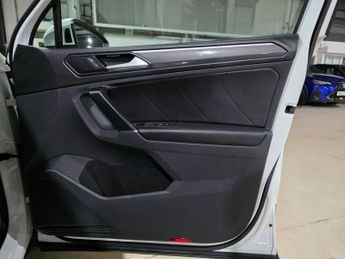 Volkswagen Tiguan 2.0 TSI BlueMotion Tech SEL DSG 4Motion Euro 6 (s/s) 5dr