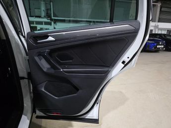 Volkswagen Tiguan 2.0 TSI BlueMotion Tech SEL DSG 4Motion Euro 6 (s/s) 5dr