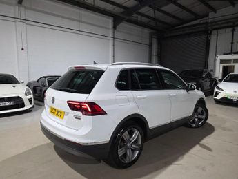 Volkswagen Tiguan 2.0 TSI BlueMotion Tech SEL DSG 4Motion Euro 6 (s/s) 5dr