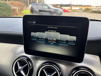 Mercedes-Benz GLA 2.1 GLA220d WhiteArt 7G-DCT 4MATIC Euro 6 (s/s) 5dr