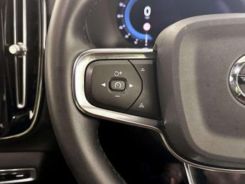 Volvo XC40 Recharge 69kWh Core SUV 5dr Electric Auto (231 ps)