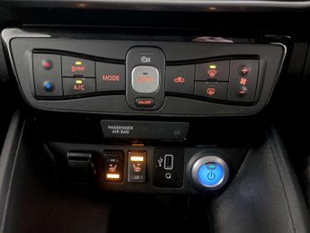 Nissan Leaf 40kWh N-Connecta Hatchback 5dr Electric Auto (150 ps)