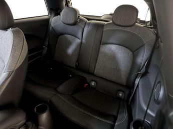 MINI Electric Hatch Cooper SE 32.6kWh Level 2 Hatchback 3dr Electric Auto (184 ps)