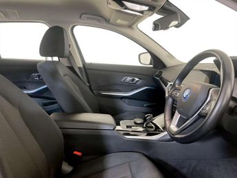 BMW 3 Series 2.0 330e 12kWh SE Pro Touring 5dr Petrol Plug-in Hybrid Auto Eur