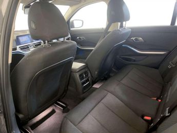 BMW 3 Series 2.0 330e 12kWh SE Pro Touring 5dr Petrol Plug-in Hybrid Auto Eur