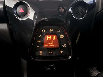 Toyota AYGO 1.0 VVT-i x-press Hatchback 5dr Petrol x-shift Euro 6 (68 ps)