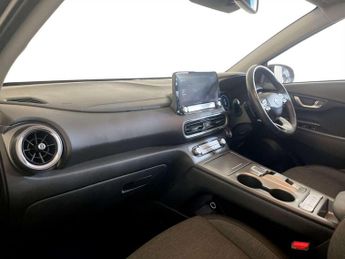 Hyundai KONA 39kWh Premium SUV 5dr Electric Auto (10.5kW Charger) (136 ps)