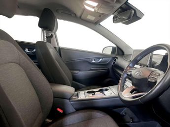 Hyundai KONA 39kWh Premium SUV 5dr Electric Auto (10.5kW Charger) (136 ps)