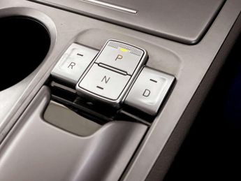 Hyundai KONA 39kWh Premium SUV 5dr Electric Auto (10.5kW Charger) (136 ps)