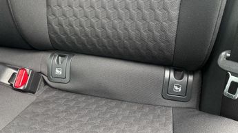 Toyota Yaris 1.5 VVT-h Design E-CVT Euro 6 (s/s) 5dr