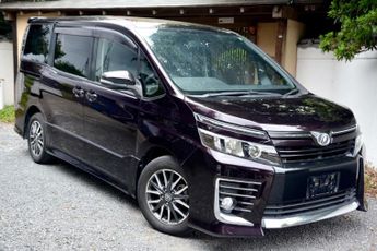 Toyota Voxy 2.0 ZS Edition - Full Service History