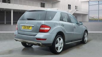Mercedes-Benz M Class 3.0 ML350 CDI V6 BlueEfficiency Sport SUV 5dr Diesel G-Tronic 4W