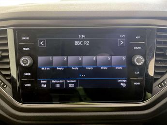 Volkswagen T-Roc 1.5 TSI GPF EVO Design SUV 5dr Petrol DSG Euro 6 (s/s) (150 ps)