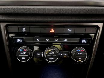 Volkswagen T-Roc 1.5 TSI GPF EVO Design SUV 5dr Petrol DSG Euro 6 (s/s) (150 ps)