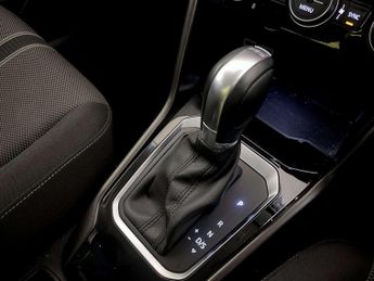 Volkswagen T-Roc 1.5 TSI GPF EVO Design SUV 5dr Petrol DSG Euro 6 (s/s) (150 ps)