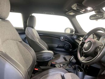 MINI Electric Hatch Cooper SE 32.6kWh Level 2 Hatchback 3dr Electric Auto (184 ps)