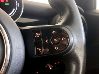 MINI Electric Hatch Cooper SE 32.6kWh Level 2 Hatchback 3dr Electric Auto (184 ps)