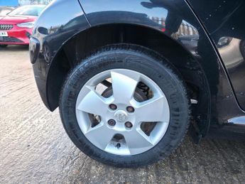 Toyota AYGO 1.0 VVT-i Black MultiMode Euro 4 5dr (AC)