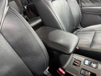 Mitsubishi Outlander 2.4h TwinMotor 13.8kWh 4hs CVT 4WD Euro 6 (s/s) 5dr