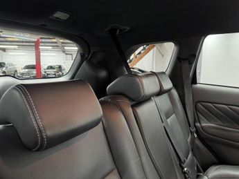 Mitsubishi Outlander 2.4h TwinMotor 13.8kWh 4hs CVT 4WD Euro 6 (s/s) 5dr