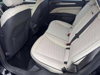 Ford Mondeo 2.0T EcoBoost Vignale Auto Euro 6 (s/s) 5dr