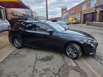 Lexus IS 2.5 300h E-CVT Euro 6 (s/s) 4dr