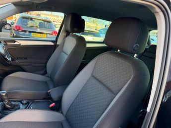 Volkswagen Tiguan 2.0 TDI BlueMotion Tech SE Navigation DSG 4Motion Euro 6 (s/s) 5