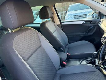 Volkswagen Tiguan 2.0 TDI BlueMotion Tech SE Navigation DSG 4Motion Euro 6 (s/s) 5