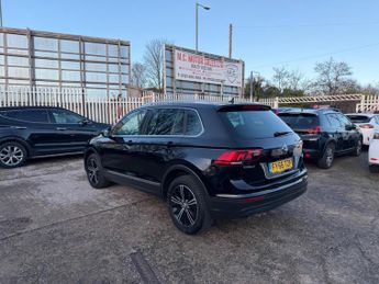 Volkswagen Tiguan 2.0 TDI BlueMotion Tech SE Navigation DSG 4Motion Euro 6 (s/s) 5