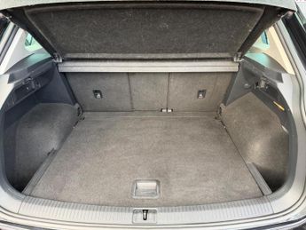 Volkswagen Tiguan 2.0 TDI BlueMotion Tech SE Navigation DSG 4Motion Euro 6 (s/s) 5