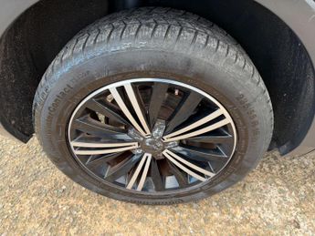 Volkswagen Tiguan 2.0 TDI BlueMotion Tech SE Navigation DSG 4Motion Euro 6 (s/s) 5