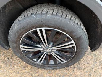 Volkswagen Tiguan 2.0 TDI BlueMotion Tech SE Navigation DSG 4Motion Euro 6 (s/s) 5