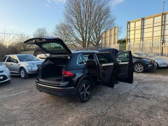 Volkswagen Tiguan 2.0 TDI BlueMotion Tech SE Navigation DSG 4Motion Euro 6 (s/s) 5